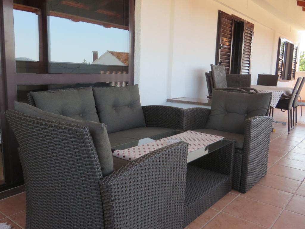 Apartments Gloria Биоград-на-Мору Экстерьер фото