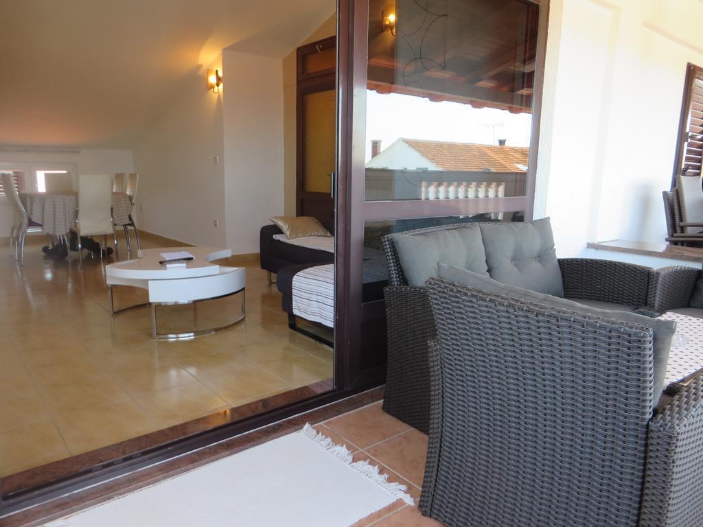 Apartments Gloria Биоград-на-Мору Экстерьер фото