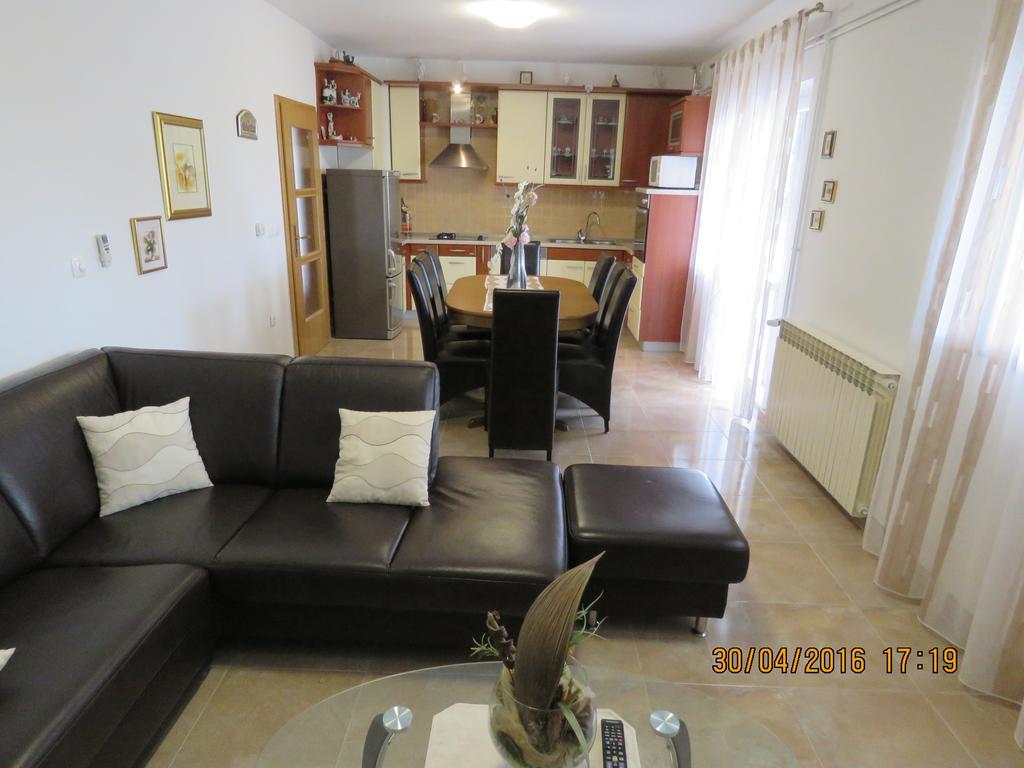 Apartments Gloria Биоград-на-Мору Экстерьер фото