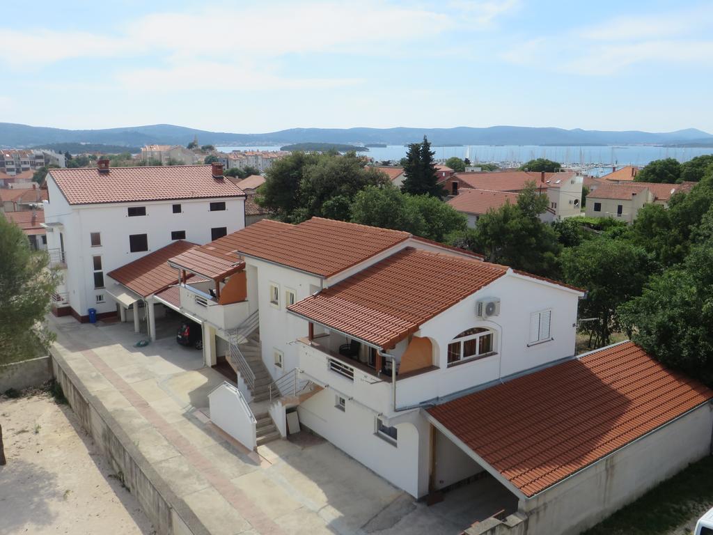 Apartments Gloria Биоград-на-Мору Экстерьер фото